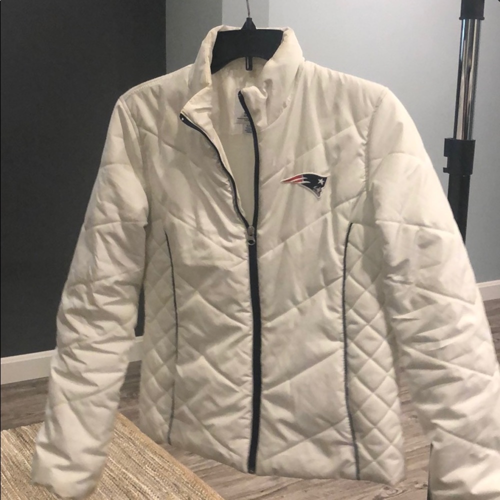 patriots white winter coat
